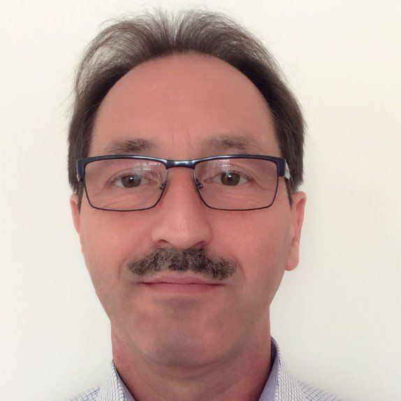 Portrait Oskar Krieg dunkle Haare Brille Schaunzer